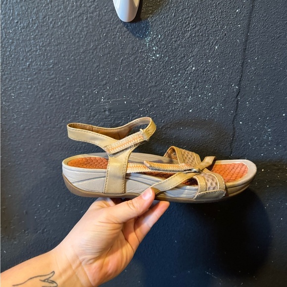 Women’s Baretraps Tan and Peach Outdoor Sandals with Adjustable Straps - Picture 2 of 8